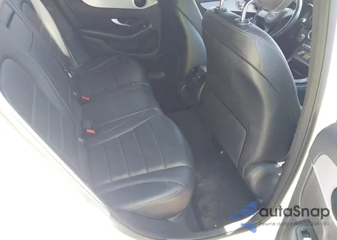 2019 Mercedes-Benz Glc 300 z USA, uszkodzony, nr VIN WDC0G4JB6KV177154